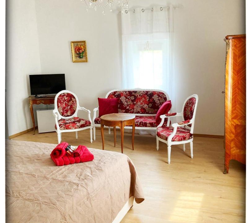 Photo of Livingroom in Apt