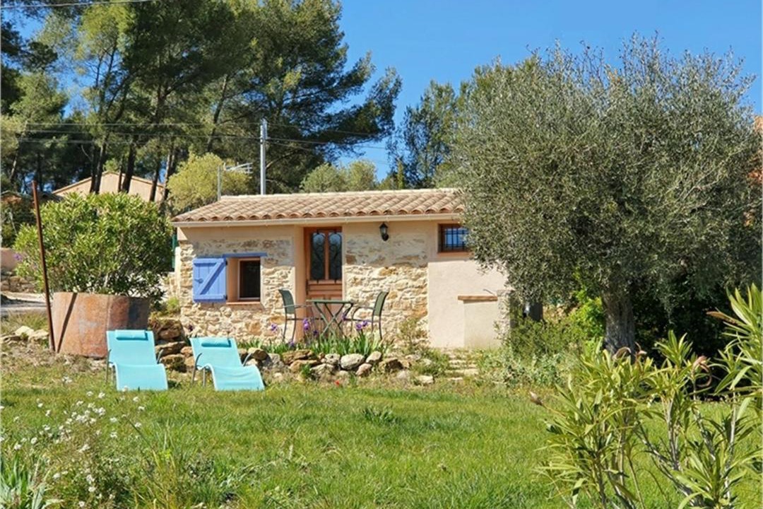 Photo of Buildings in Le Beausset