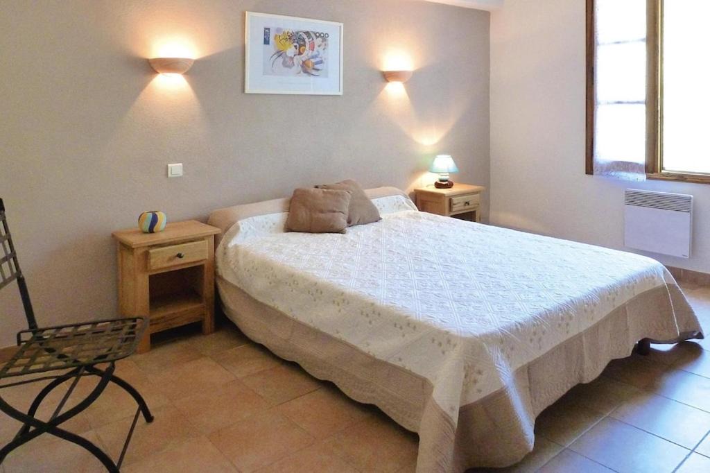 Photo of Bedroom in Menerbes
