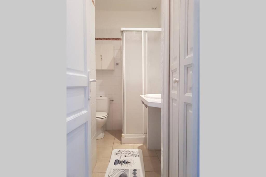 Photo of Bathroom in St.-Remy-de-Provence