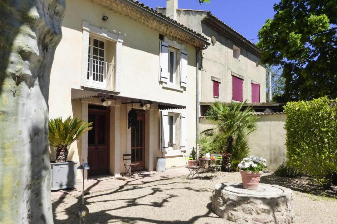 Photo of Buildings in Noves
