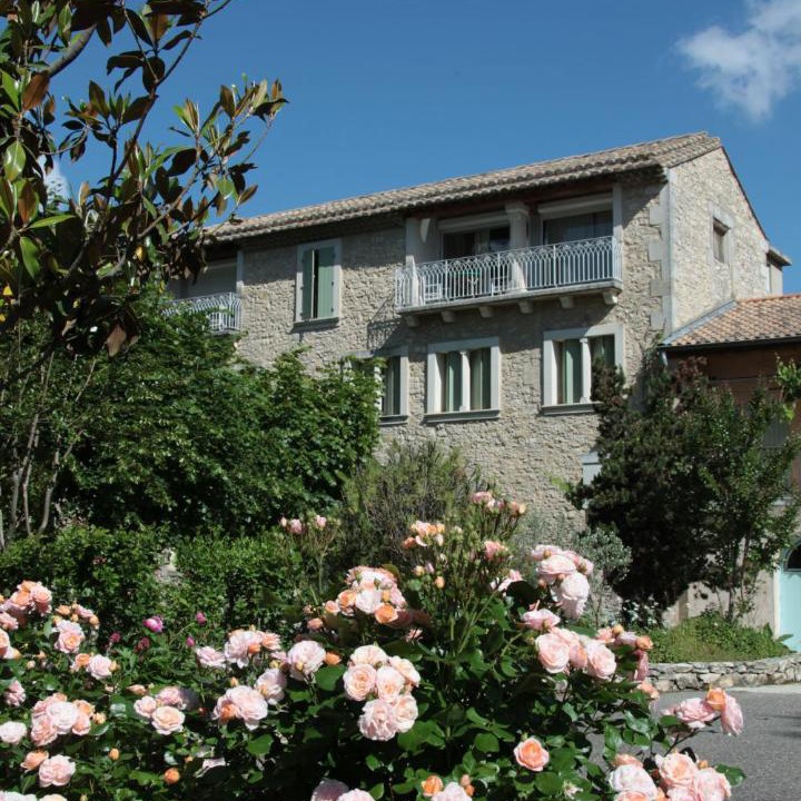 Photo of Buildings in Noves
