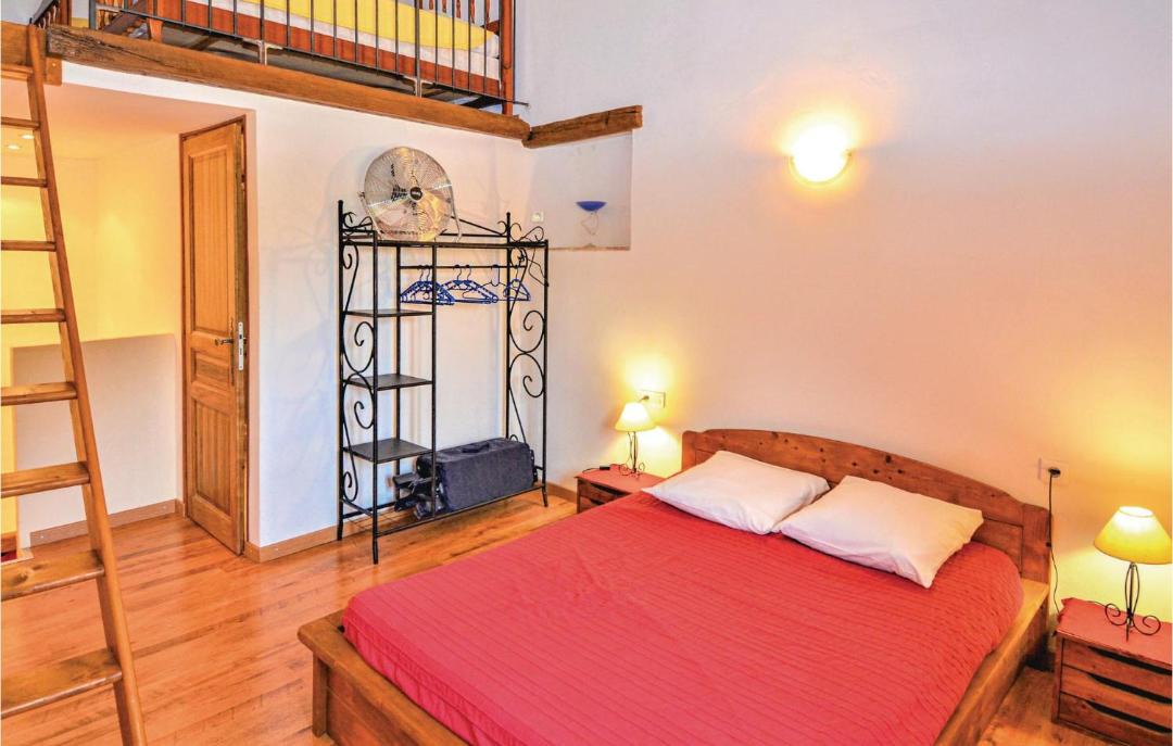 Photo of Bedroom in Saint-Leger-du-Ventoux