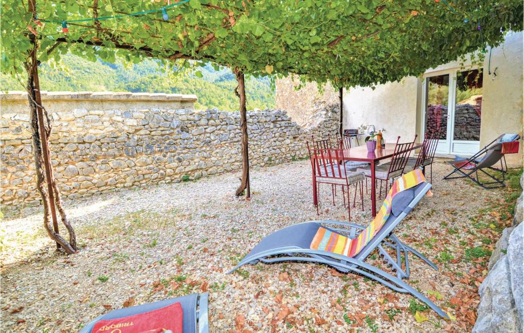 Photo of Patio Balcony in Saint-Leger-du-Ventoux