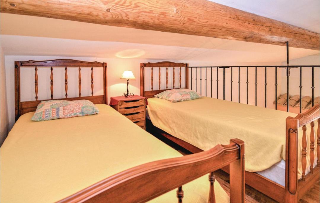 Photo of Bedroom in Saint-Leger-du-Ventoux