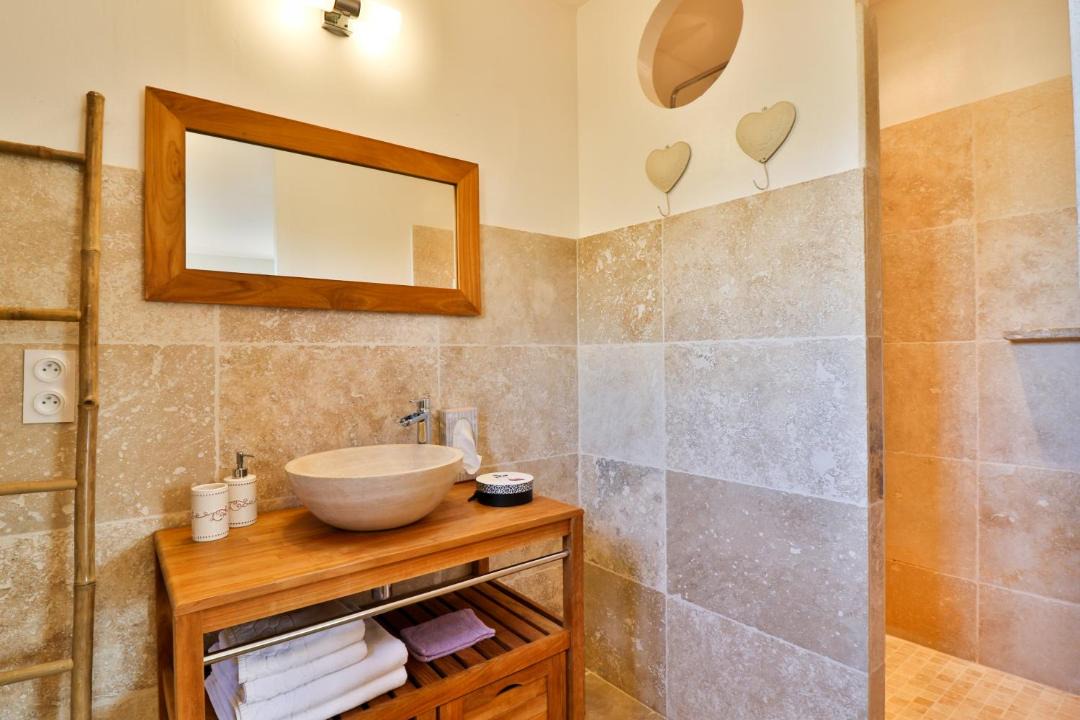 Photo of Bathroom in Pernes-les-Fontaines