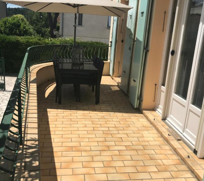 Photo of Patio Balcony in Volonne
