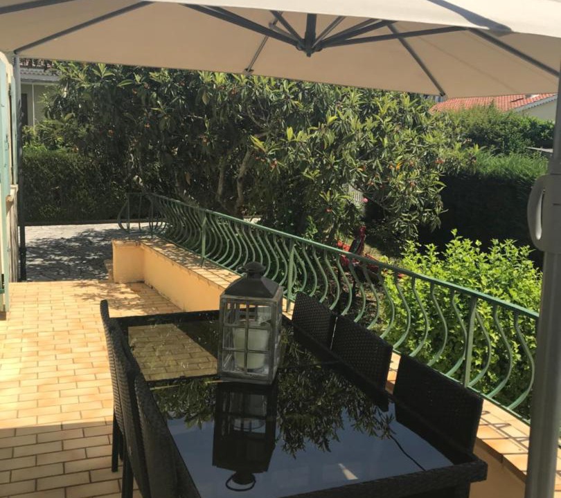 Photo of Patio Balcony in Volonne
