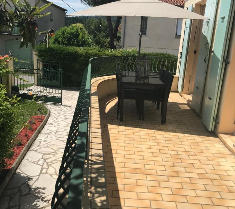 Photo of Patio Balcony in Volonne