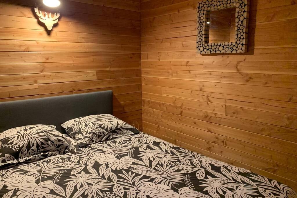 Photo of Bedroom in Roquefort-la-Bedoule