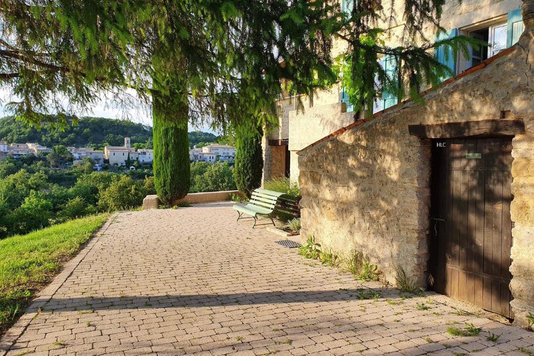 Photo of Buildings in Niozelles