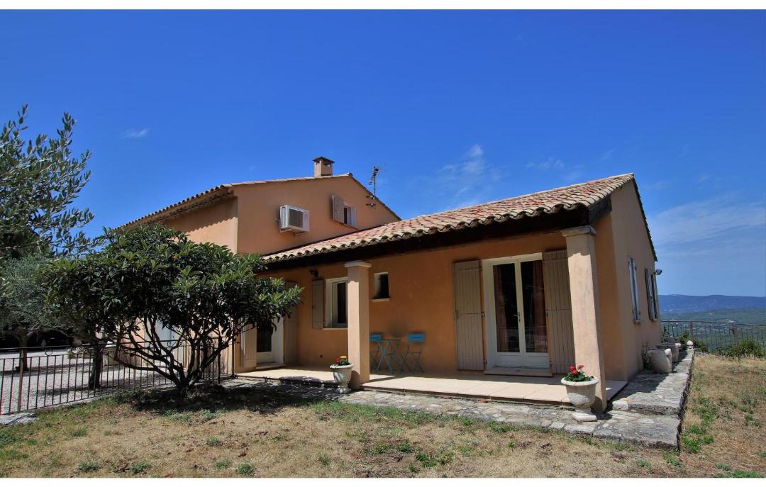 Photo of Buildings in Saignon