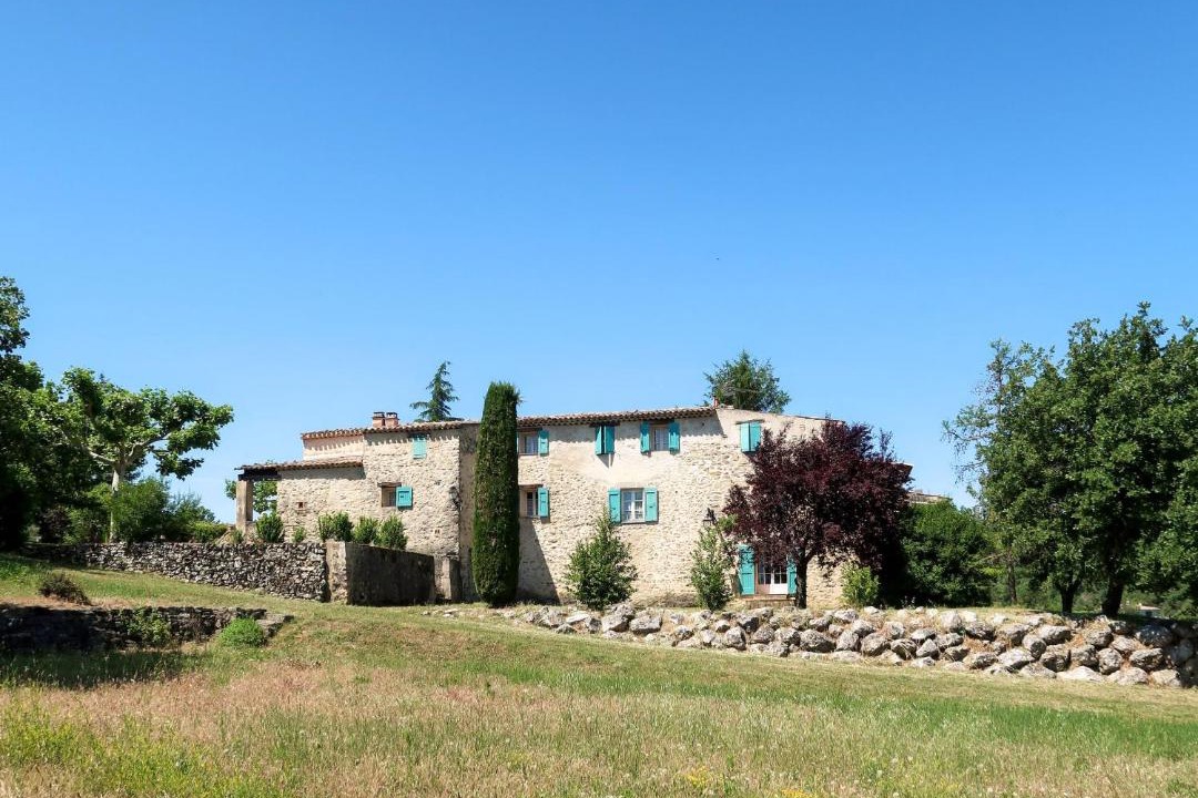 Photo of Buildings in Niozelles