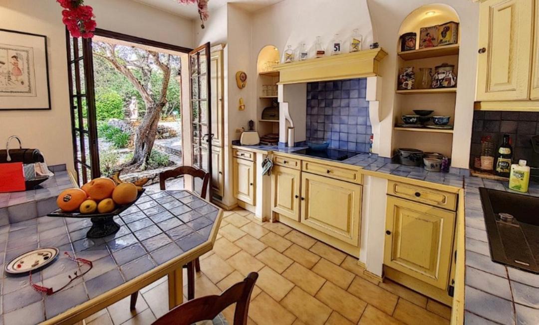 Photo of Livingroom in Saint-Cezaire-sur-Siagne