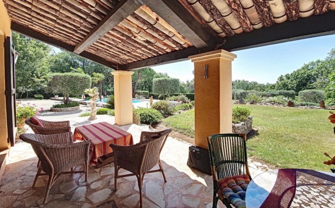 Photo of Patio Balcony in Saint-Cezaire-sur-Siagne