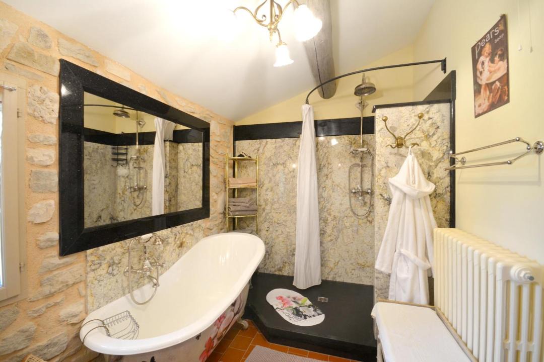 Photo of Bathroom in Le Thor