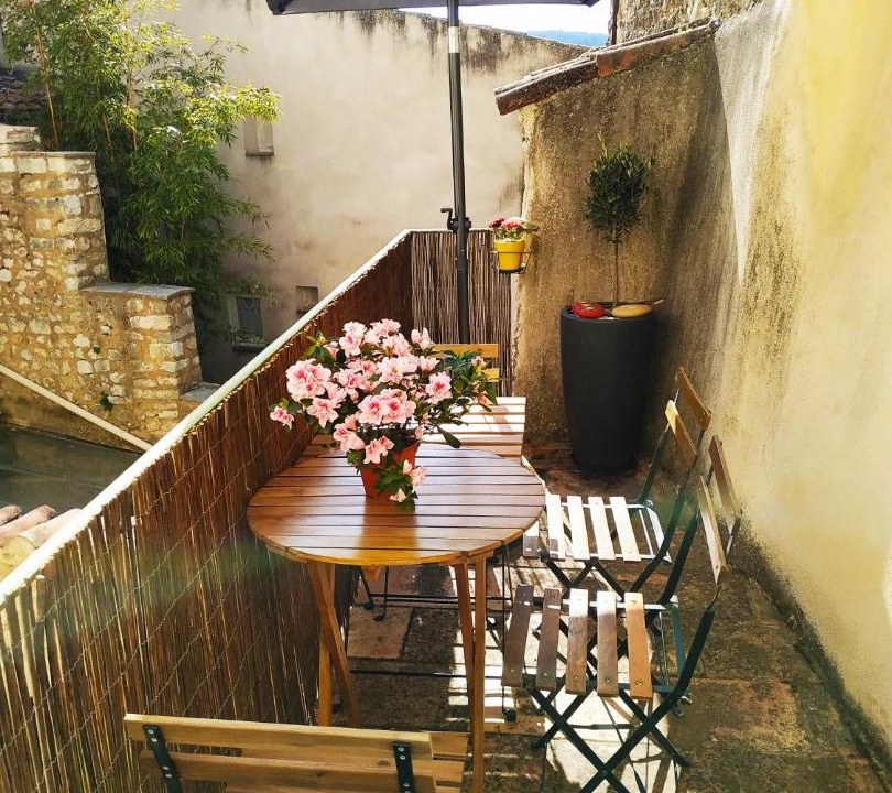 Photo of Patio Balcony in Quinson