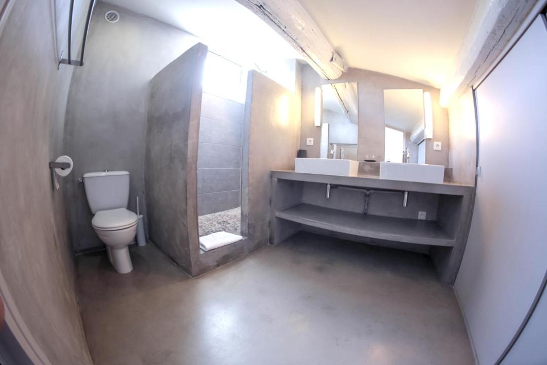 Photo of Bathroom in Avignon City Centre