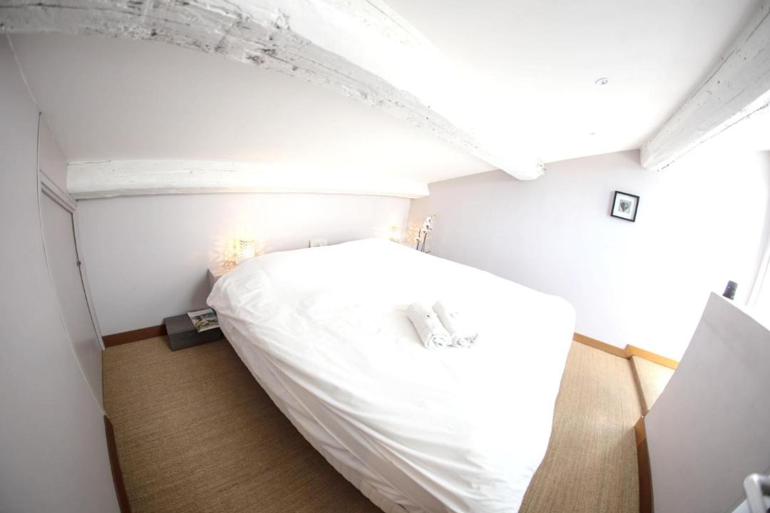 Photo of Bedroom in Avignon City Centre