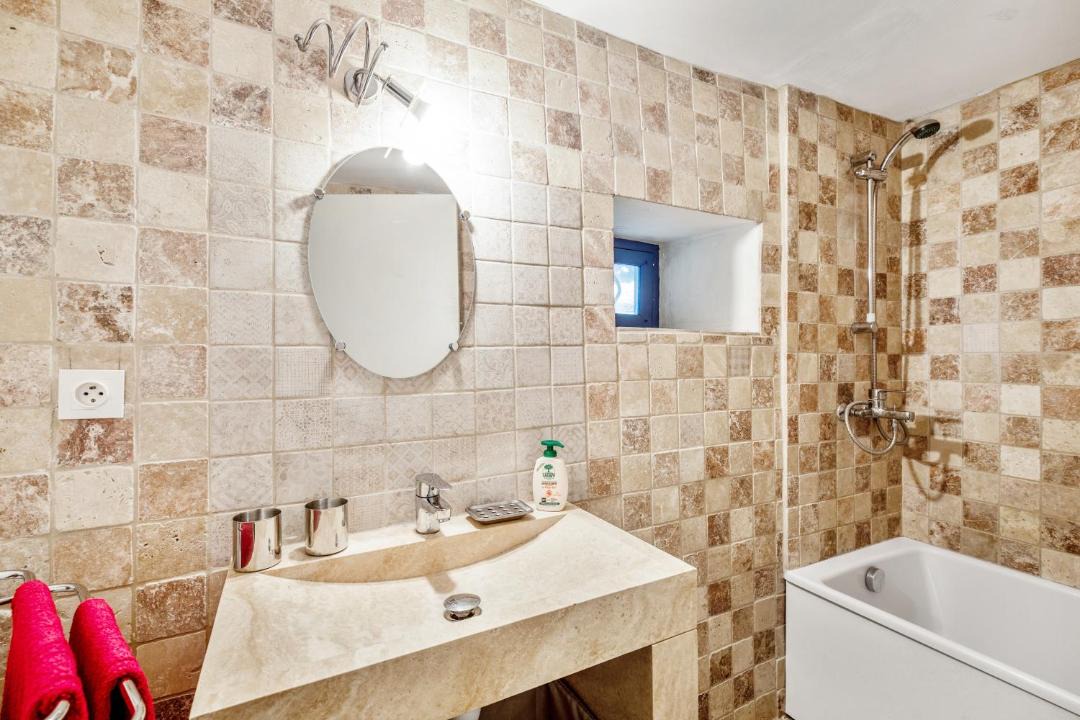 Photo of Bathroom in Bonnieux