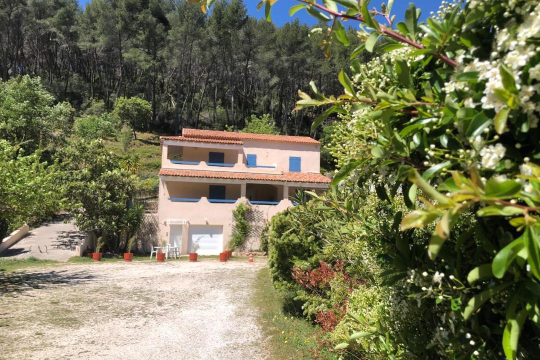 Photo of Buildings in Carqueiranne