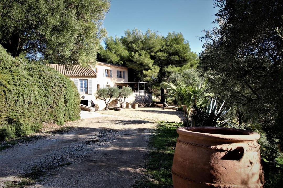 Photo of Buildings in Ollioules