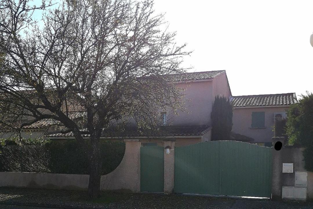 Photo of Buildings in Caromb
