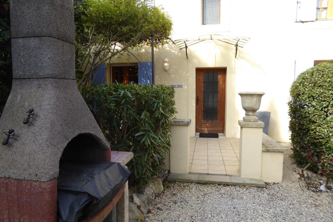 Photo of Buildings in Rognonas