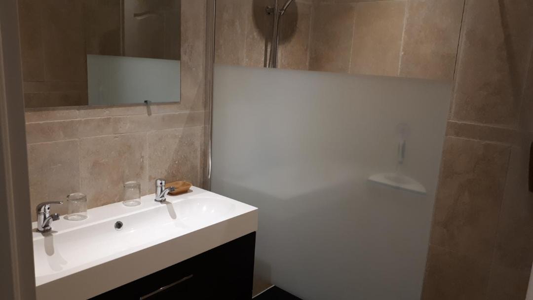Photo of Bathroom in Loriol-du-Comtat