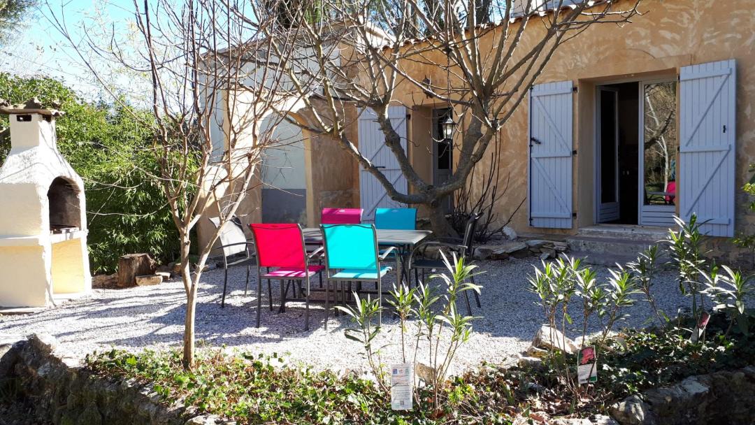 Photo of Buildings in Loriol-du-Comtat