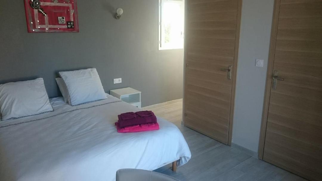 Photo of Bedroom in Caromb