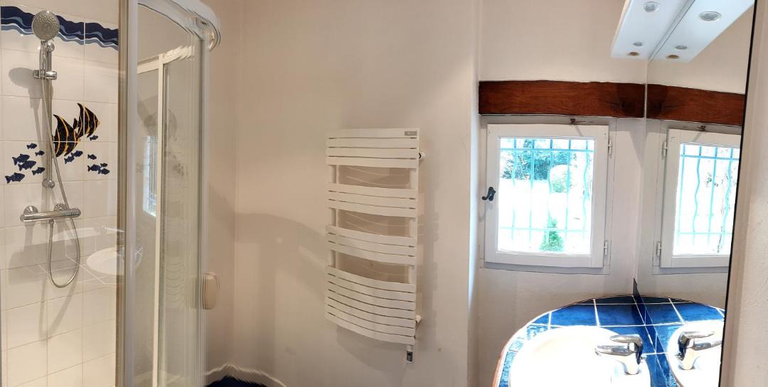 Photo of Bathroom in Lourmarin
