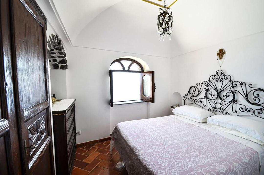 Photo of Bedroom in Path of the Gods