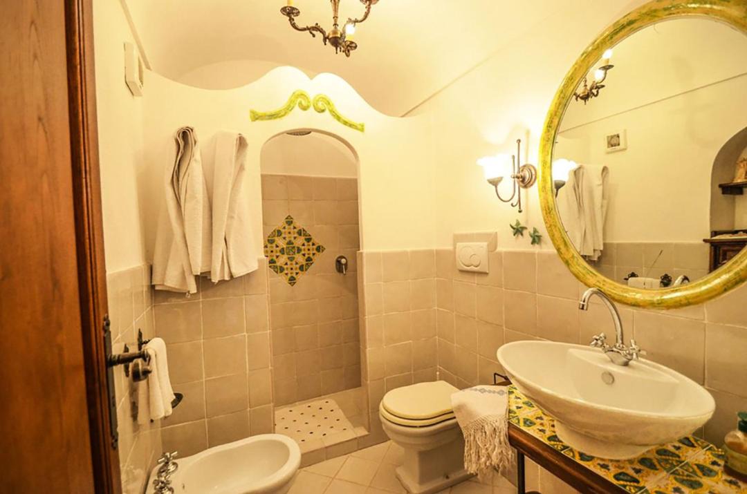 Photo of Bathroom in Path of the Gods