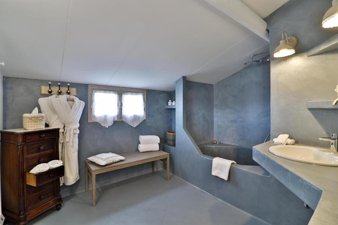 Photo of Bathroom in Bonnieux