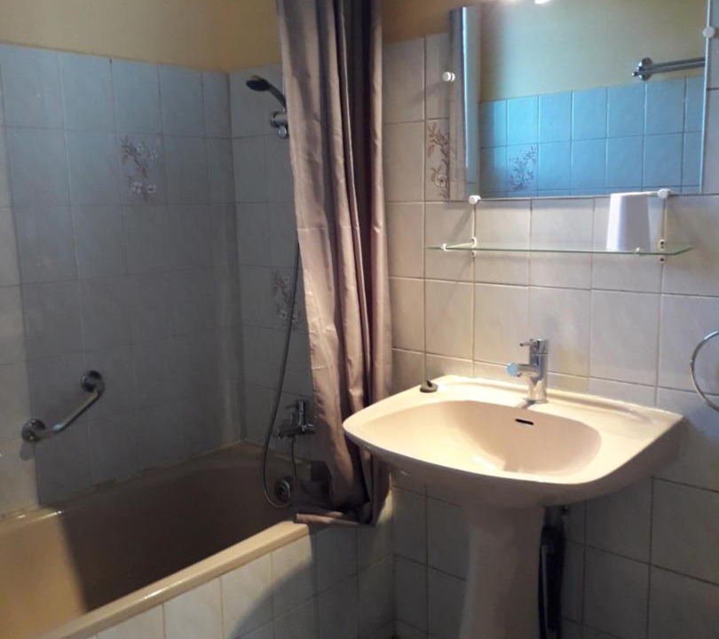 Photo of Bathroom in Meynes