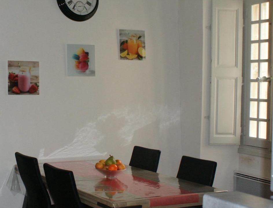 Photo of Others in Noves