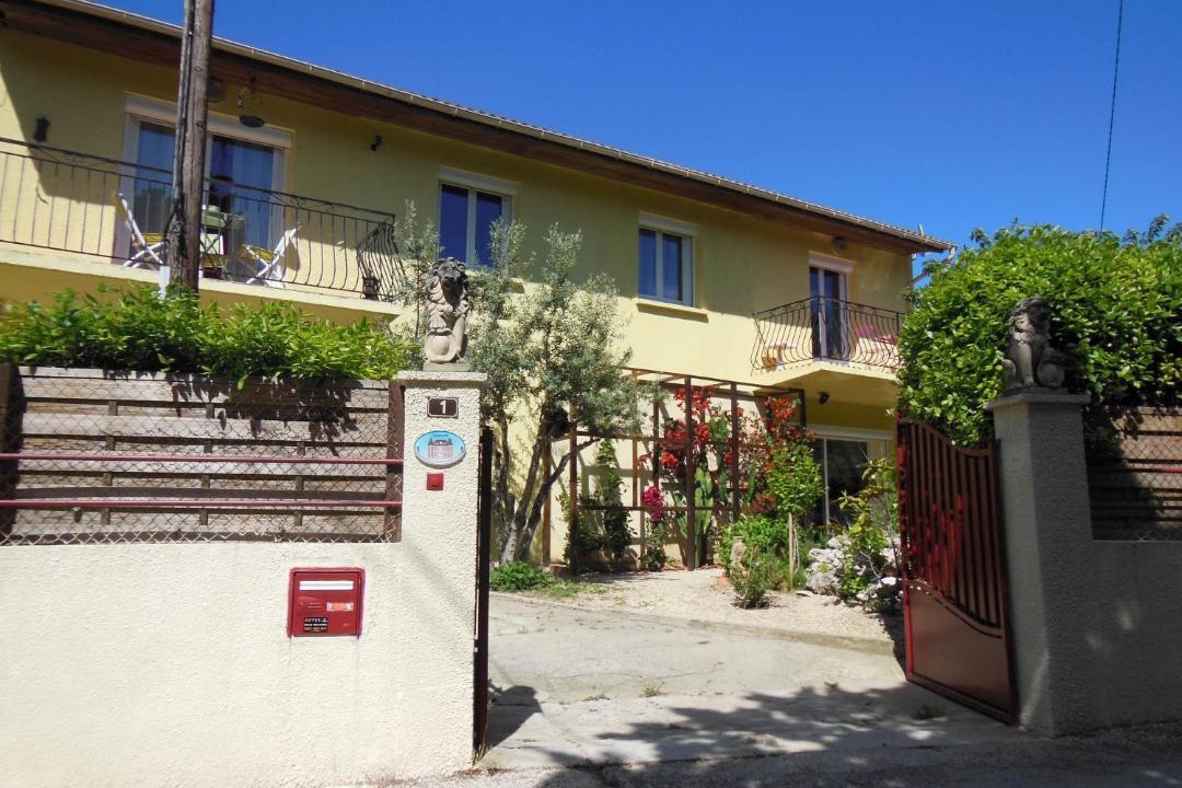 Photo of Buildings in Ledenon