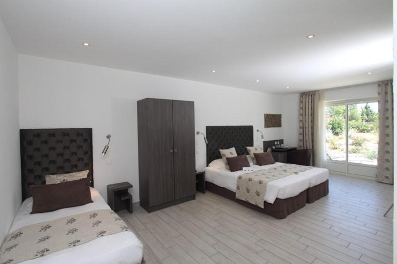 Photo of Bedroom in Maussane