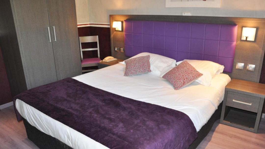 Photo of Bedroom in La Tour-d'Aigues