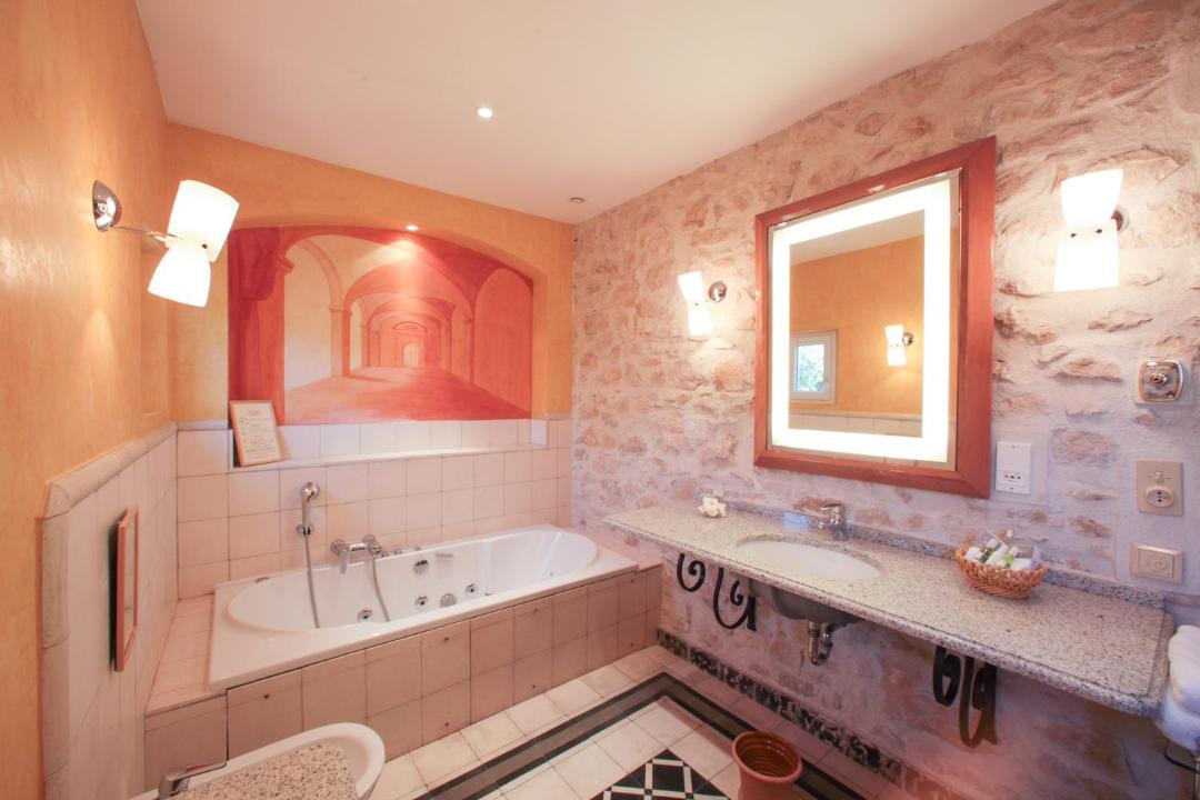 Photo of Kitchen in Noves