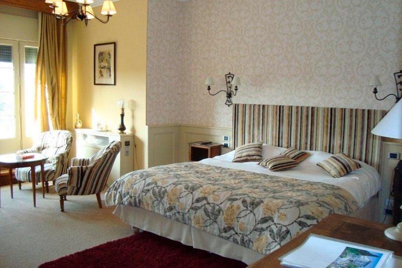 Photo of Bedroom in Noves