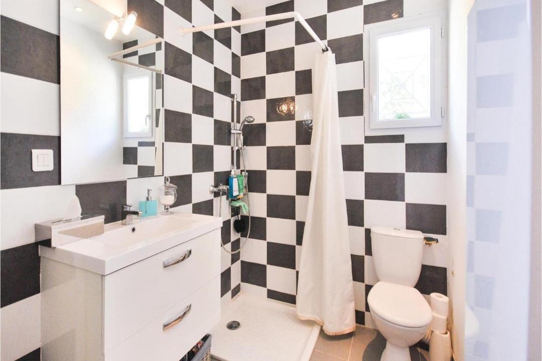 Photo of Bathroom in Tourves