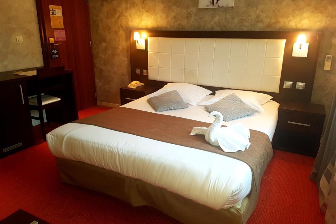Photo of Bedroom in La Tour-d'Aigues