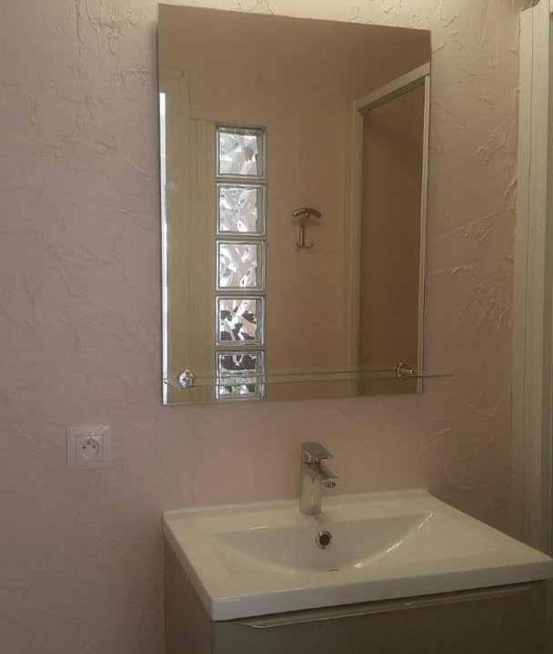 Photo of Bathroom in Remoulins