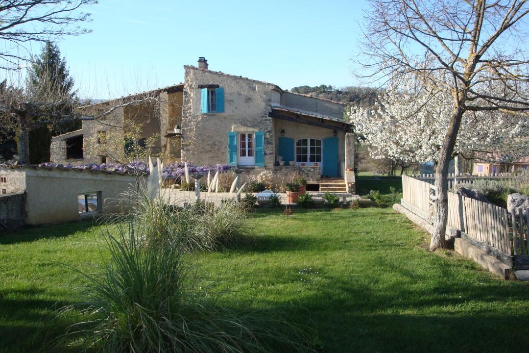 Photo of Buildings in Niozelles