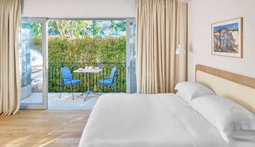 Signature Room, Balcony, Park View
