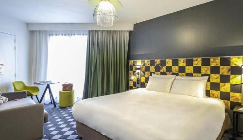 Standard Double Room with Sofa and Balcony