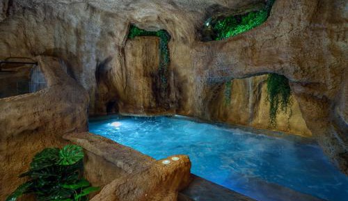 Suite with Private Pool