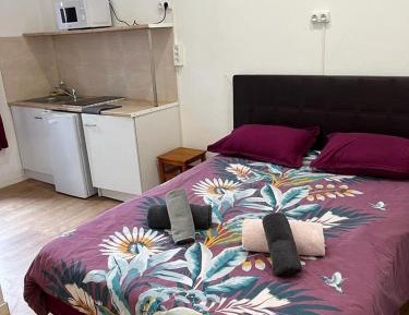 Studio (2 Adults)